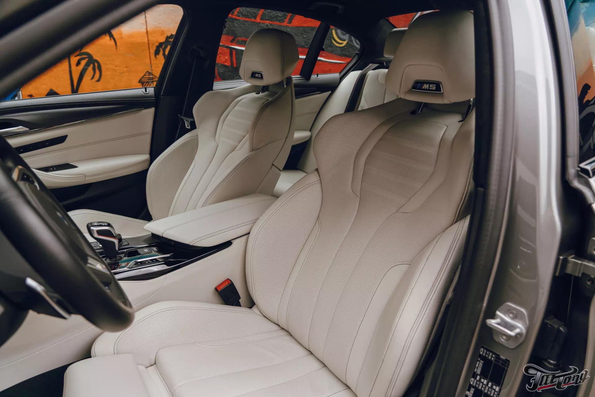 BMW M5. Новые кованые диски. Окрас дисков. Ремонт капота. Детейлинг